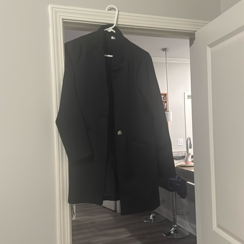 Medium black blazer